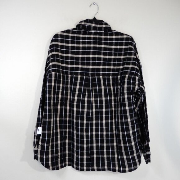 ROXY X Chloe Kim Oversized Button up Flannel SHIRT Size M Black Plaid NEW $79 - Picture 10 of 11
